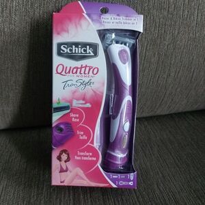 Schick  Quattro for Women Trim Style Razor & Bikini Trimmer  BRAND NEW